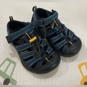 Keen toddler sandals /size 9
